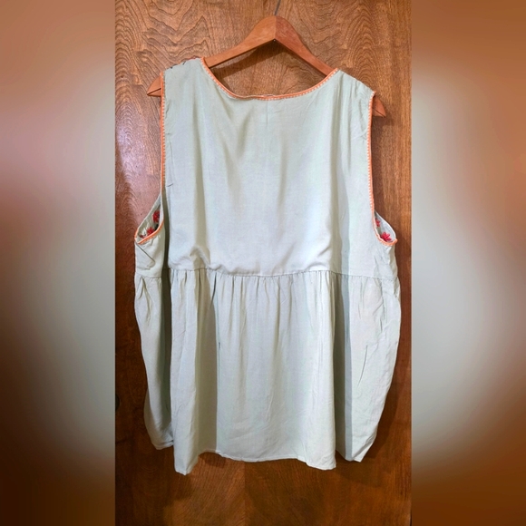 Savanna Jane Sage Green Floral Embroidered Blouse - Picture 2 of 5